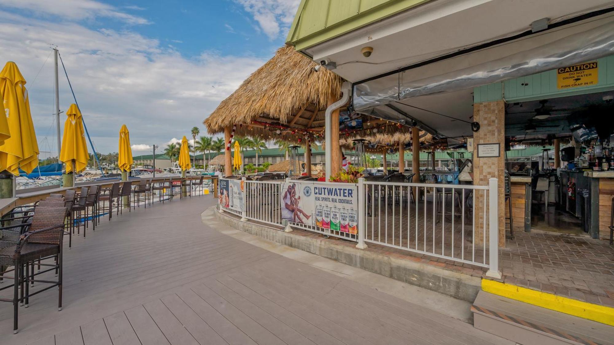 All-New Waterfront With Balcony,Pool,Tiki Bar,Gym Sarasota Exteriör bild
