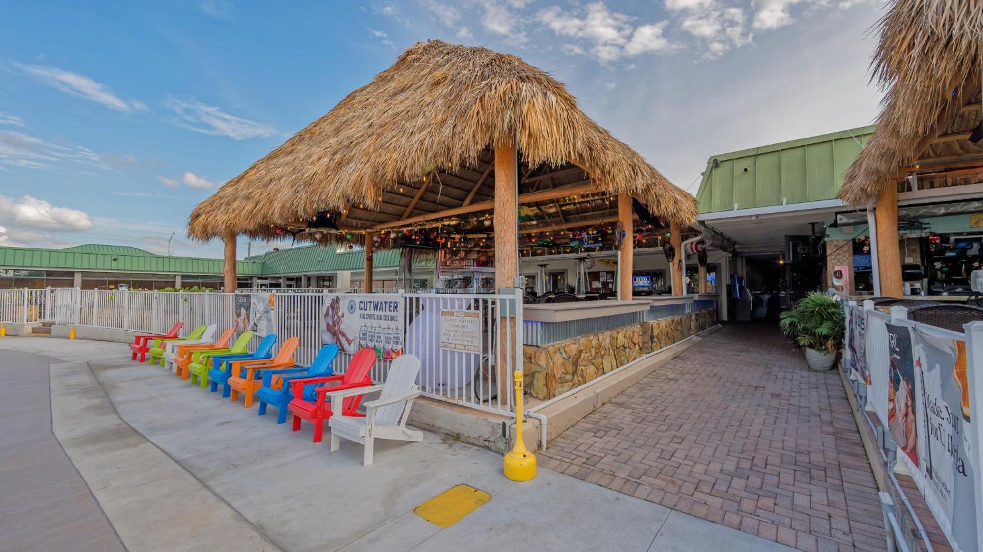 All-New Waterfront With Balcony,Pool,Tiki Bar,Gym Sarasota Exteriör bild