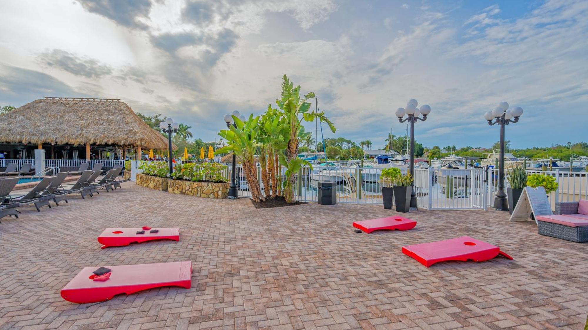 All-New Waterfront With Balcony,Pool,Tiki Bar,Gym Sarasota Exteriör bild
