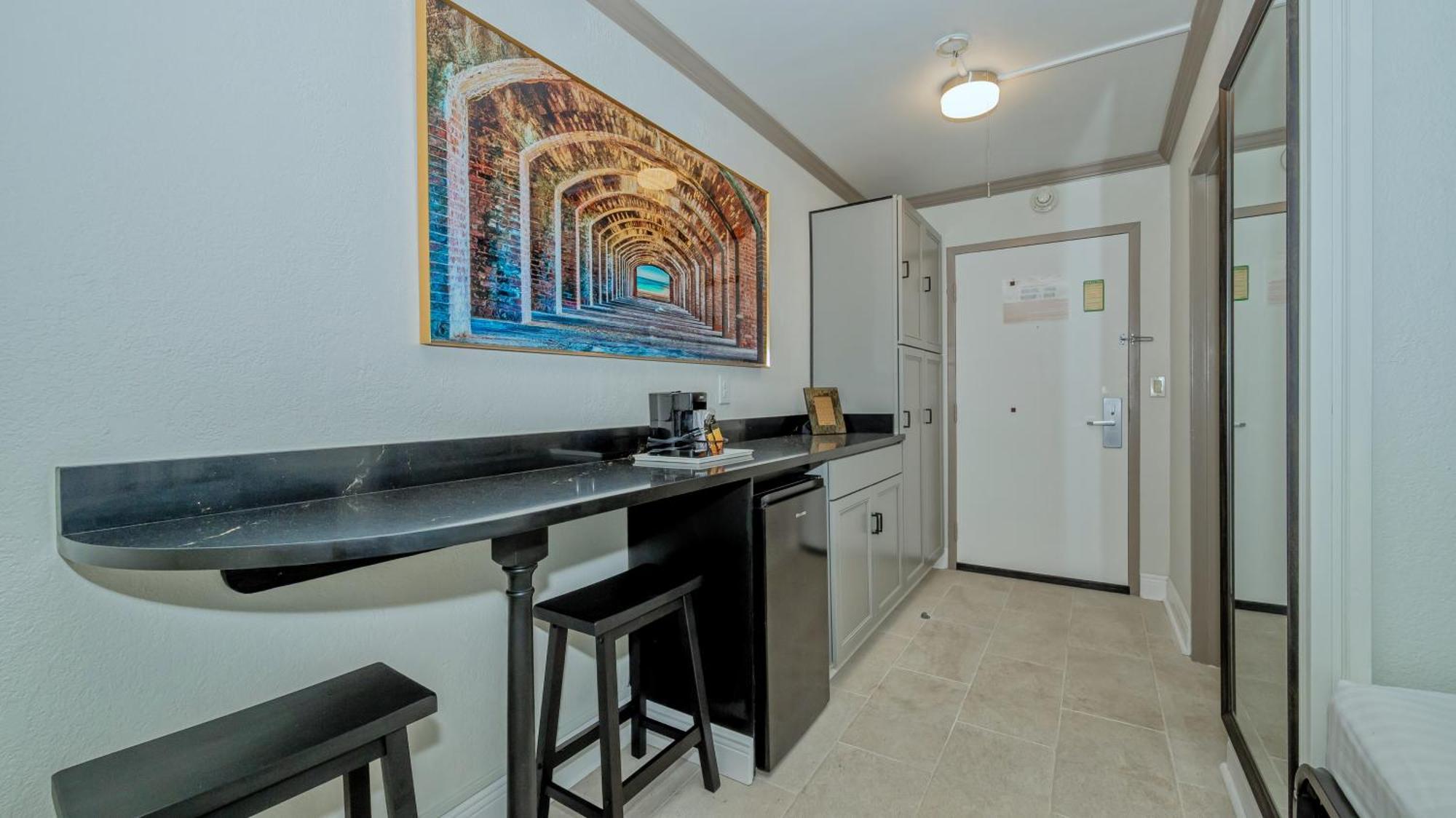 All-New Waterfront With Balcony,Pool,Tiki Bar,Gym Sarasota Exteriör bild