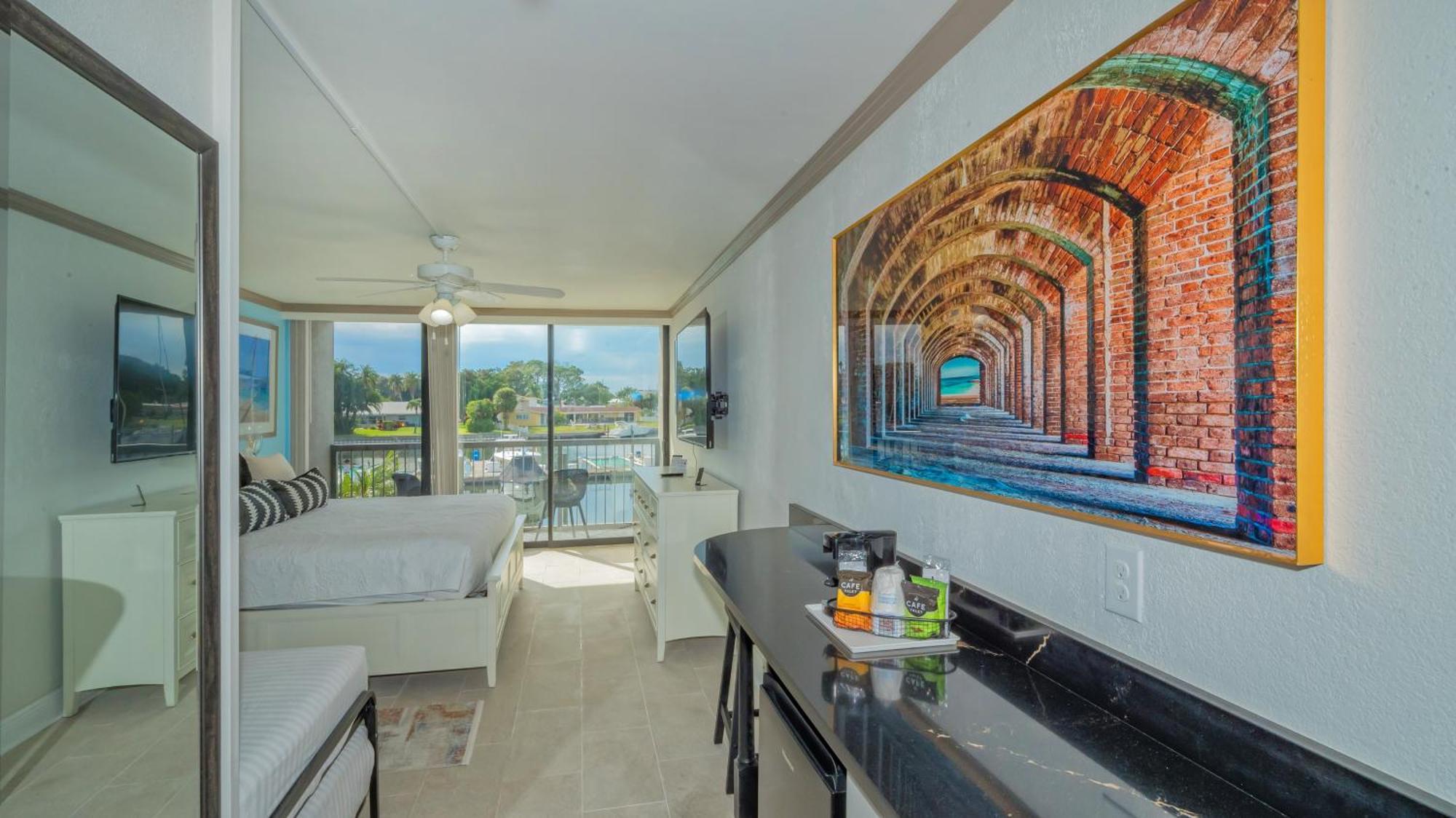 All-New Waterfront With Balcony,Pool,Tiki Bar,Gym Sarasota Exteriör bild